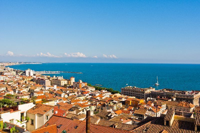 Bed And Travel Apartment La Minerva Suite Salerno Exterior photo